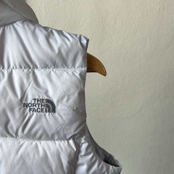 The Northface 550 Puffer Vest Women’s Medium - Picture 6 of 6